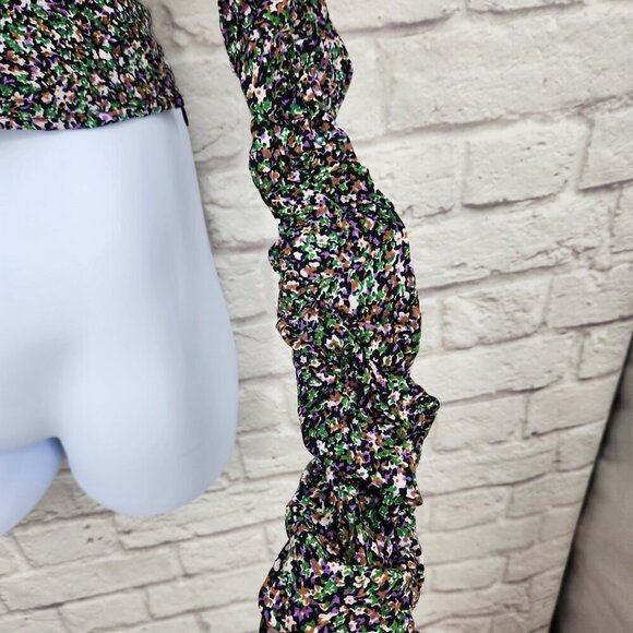 ASTR the Label Long Ruched Sleeve Livie Top in black green Ditsy Size Large NEW - Picture 5 of 16